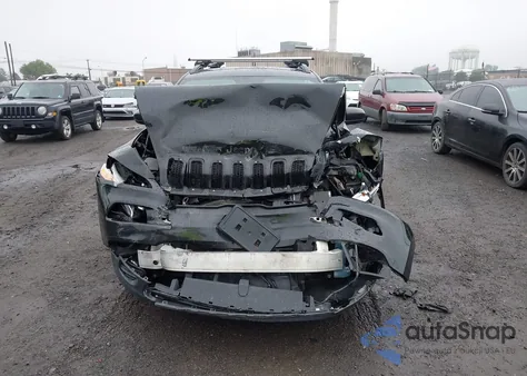 2016 Jeep Cherokee Altitude z USA, uszkodzony, nr VIN 1C4PJMAB4GW340102